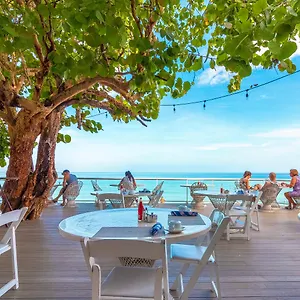3* Resort Travellers Beach